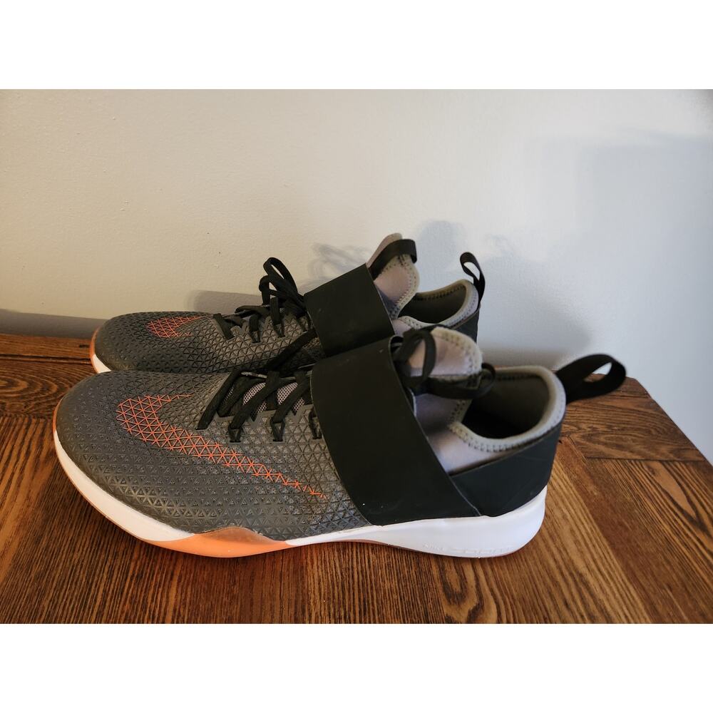 Nike Womens Shoes Nike Air Zoom Strong sz 9 Gray/Black EUC